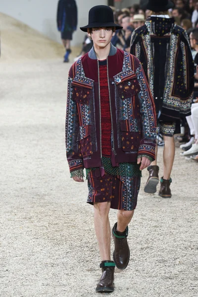 Look 22